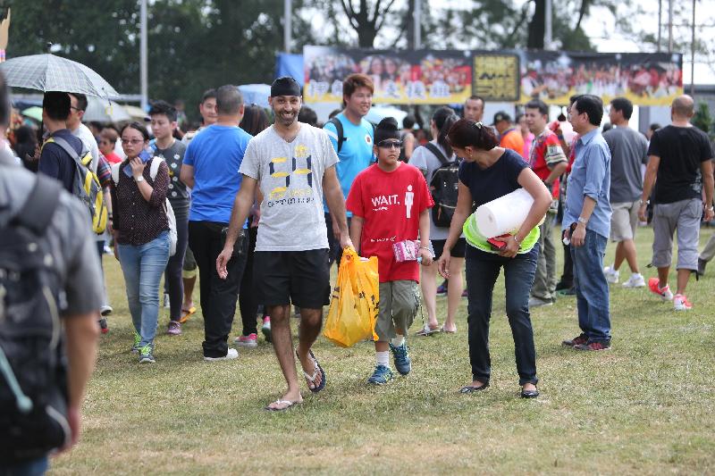 CSD Sports Association held its 63rd Autumn Fair at the football field adjacent to Stanley Prison today. The fair attracted more than 20,000 visitors.