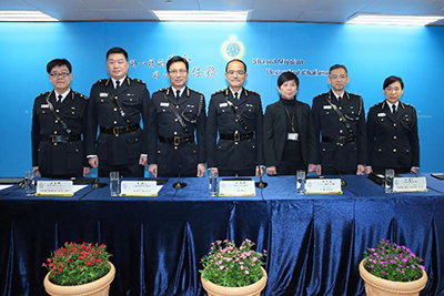 The Commissioner of Correctional Services, Mr Yau Chi-chiu (centre), today (February 3) leads directorate officers (from left: Assistant Commissioner (Quality Assurance) Mr Law Yick-man; Assistant Commissioner (Rehabilitation) Mr Tang Ping-ming; Deputy Commissioner Mr Lam Kwok-leung; Civil Secretary Miss Dora Fu; Assistant Commissioner (Operations) Mr Woo Ying-ming; and Assistant Commissioner (Human Resource) Ms Ng Sau-wai) at the annual press conference on the Department's work over the past year.