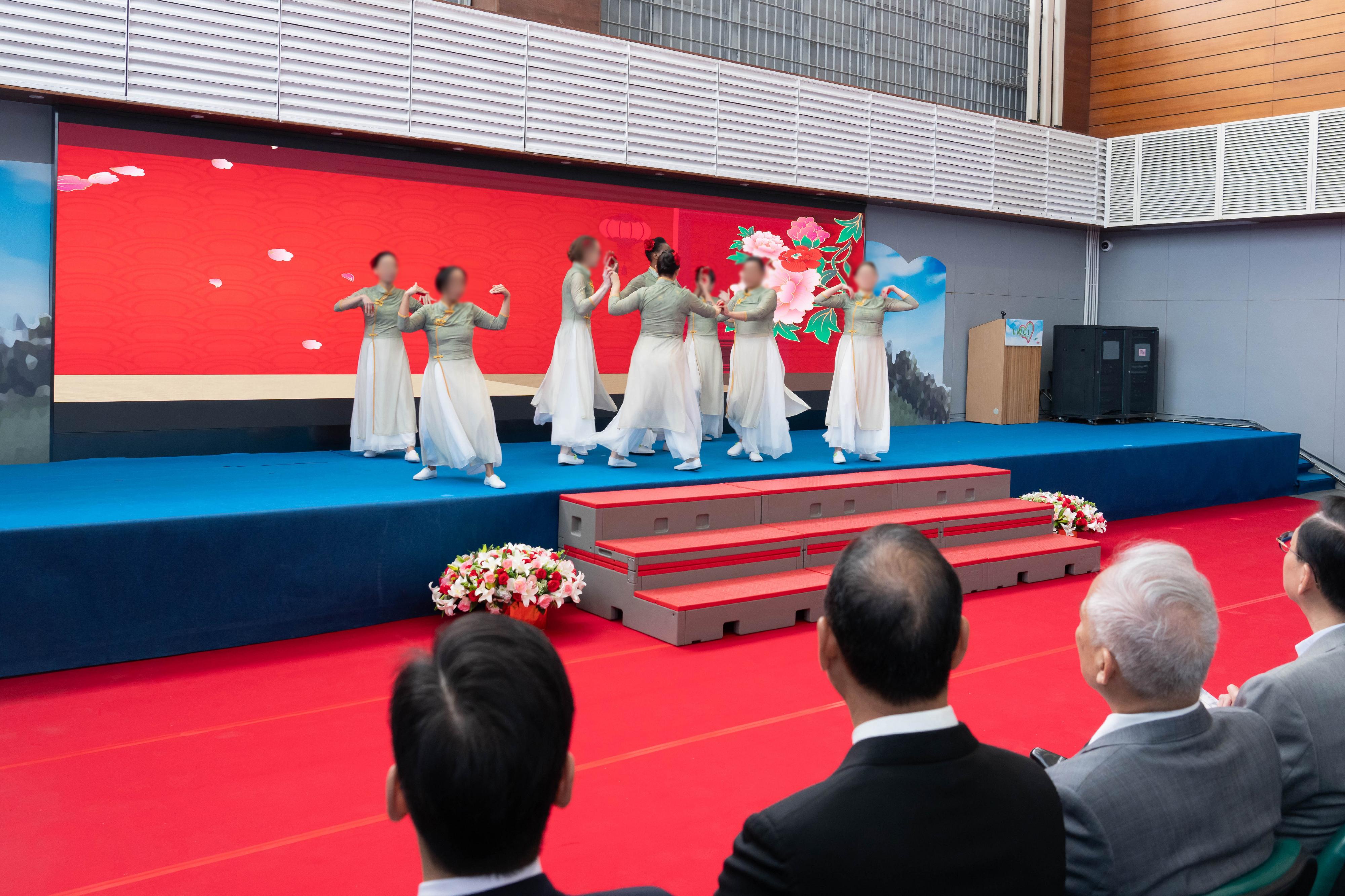 Persons in custody at Lo Wu Correctional Institution of the Correctional Services Department were presented with certificates at a ceremony today (March 20) in recognition of their continuous efforts in pursuing further studies. Photo shows persons in custody performing in a music and dance drama.