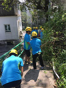 强烈颱风「山竹」袭港后，爱羣义工团响应香港特别行政长官办公室的呼籲，联合其他纪律部队到各区进行一连串风后义工清理活动，协助恢复市区运作。