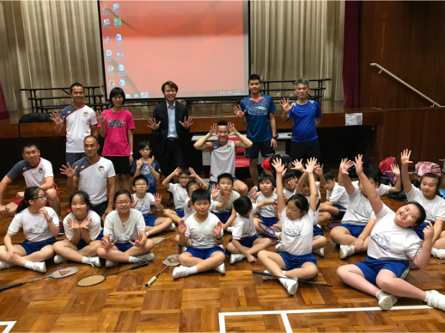 本署体育会羽毛球队与九龙乐善堂合作举办为期四个月的「惩心‧『羽』你同行」义工教学服务。