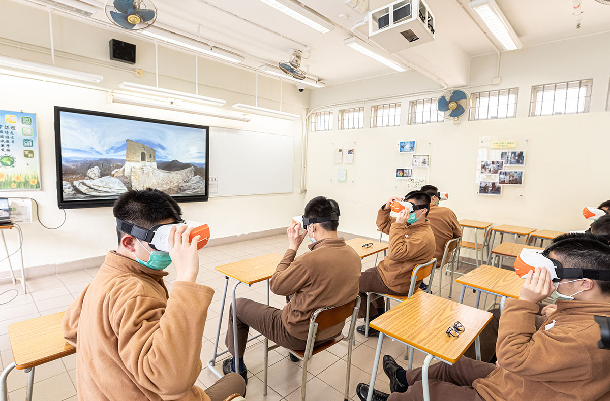 Virtual reality history learning activities are organised by the Department.