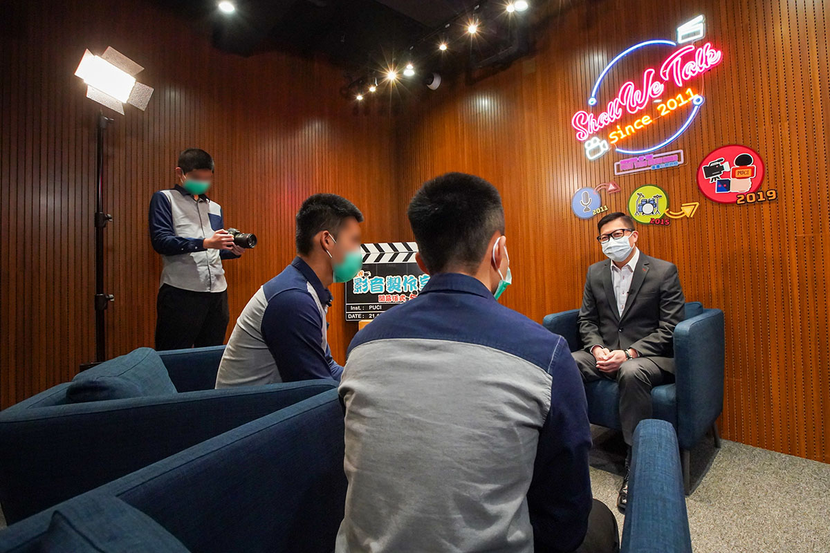 The Commissioner of Police, Mr Tang Ping-keung, is interviewed by young persons in custody.