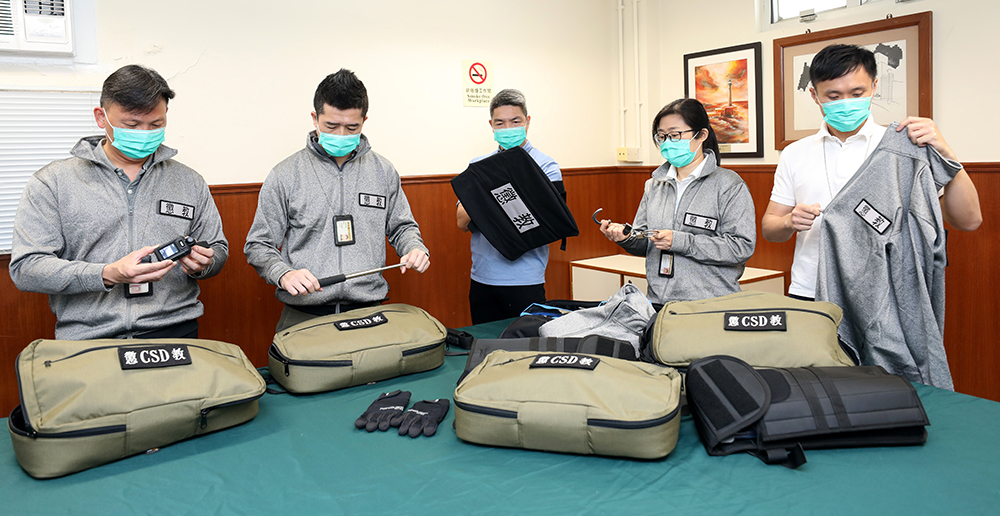 The Recall Team will be issued with personal protective and operation gear, including foldable arm shields and cut resistance jackets, etc. before an operation.