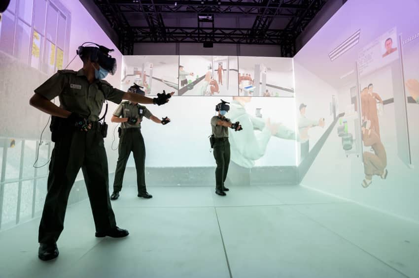Trainees participate in VR training.
