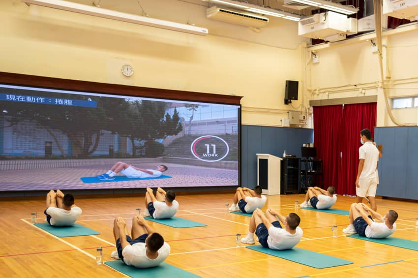 Making good use of technology in the fitness training for trainees.