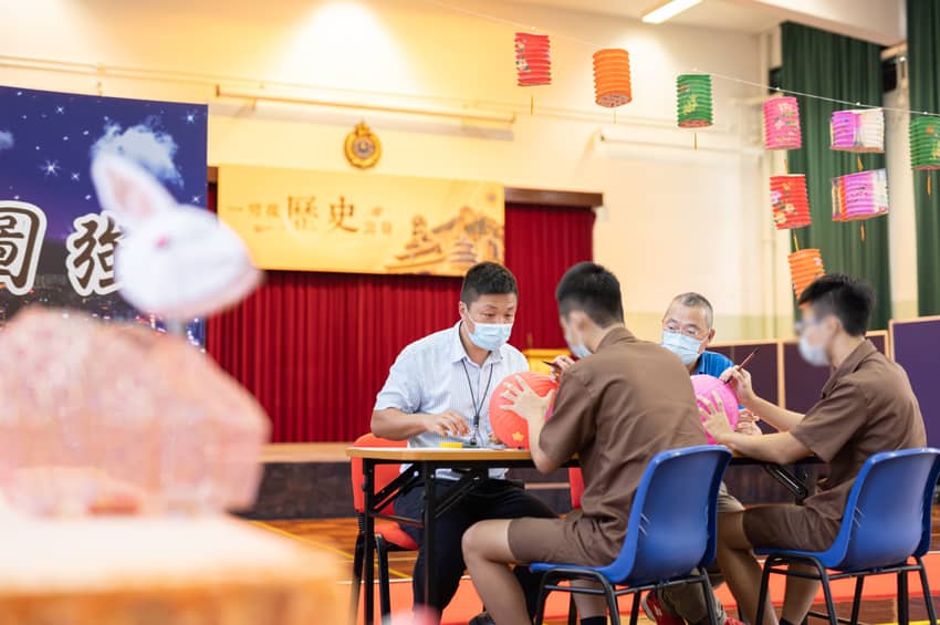 The Department has implemented an educational programme entitled “Understanding History is the Beginning of Knowledge” for young persons in custody to raise their interest in Chinese history and culture, and enhance their sense of national identity.