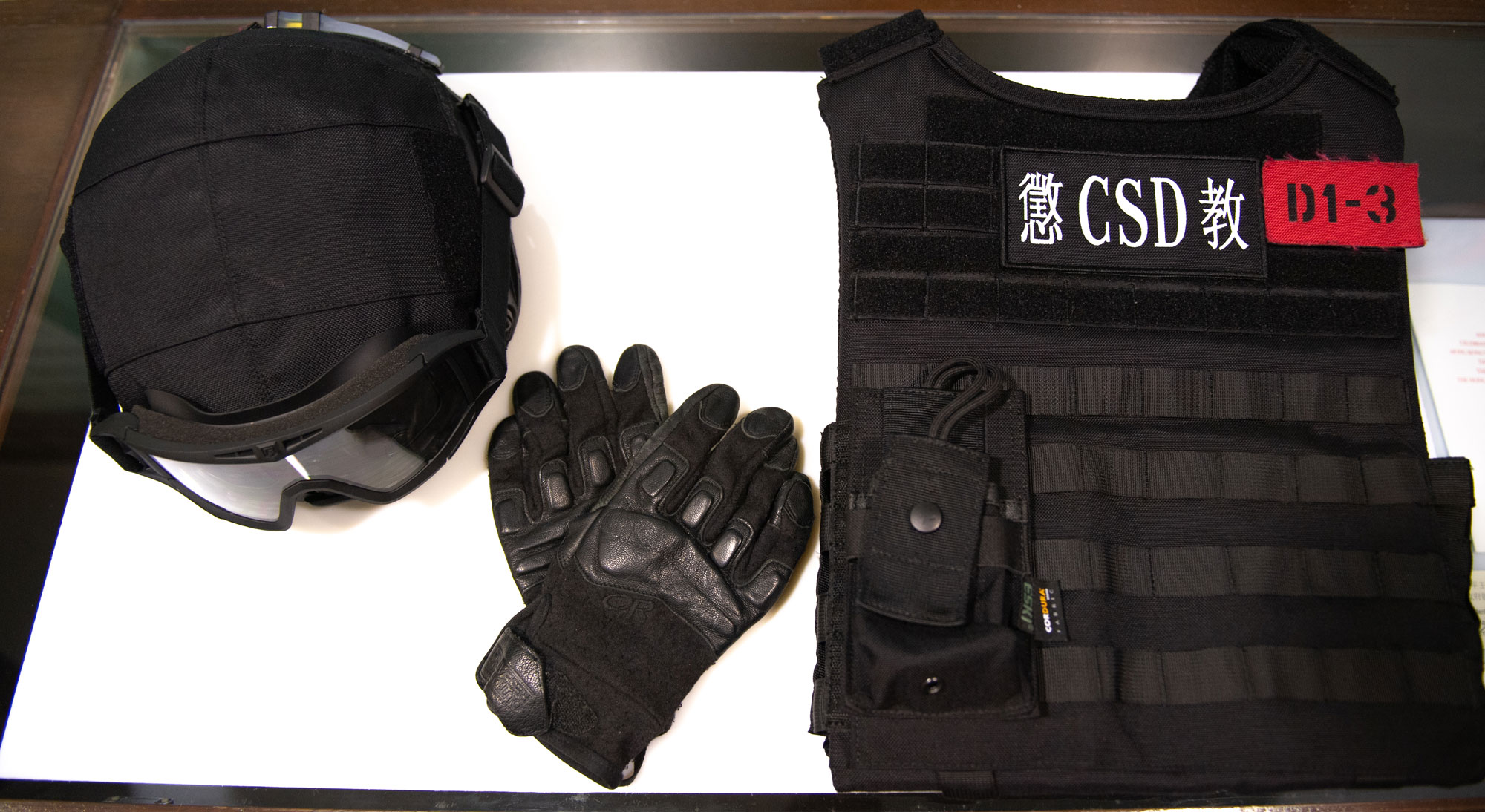 懲教署職員所穿的特務警察裝備。