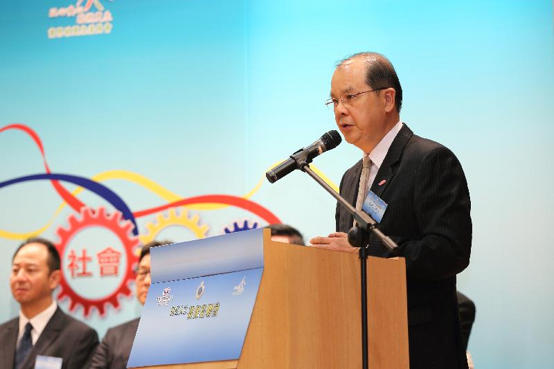 The Secretary for Labour and Welfare, Mr Matthew Cheung Kin-chung, speaks at the Job Fair for Rehabilitated Offenders 2015 today (December 4).