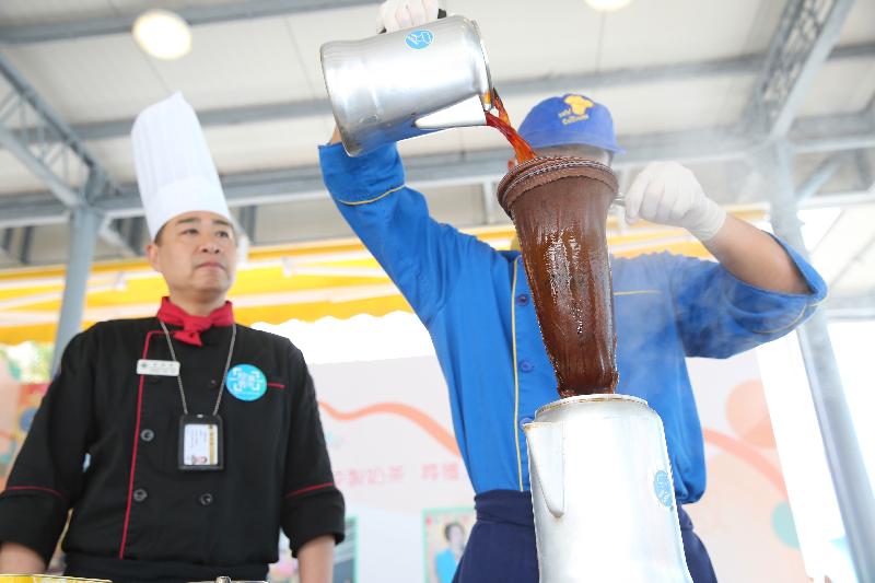 Participants can enjoy the food prepared by persons in custody, including freshly made milk tea and handmade cookies.