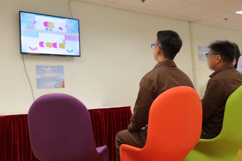The Correctional Services Department officially launched Life Gym, Hong Kong's first positive living centre for male persons in custody, at Stanley Prison today (November 19). Male persons in custody improve their communication skills through video games.