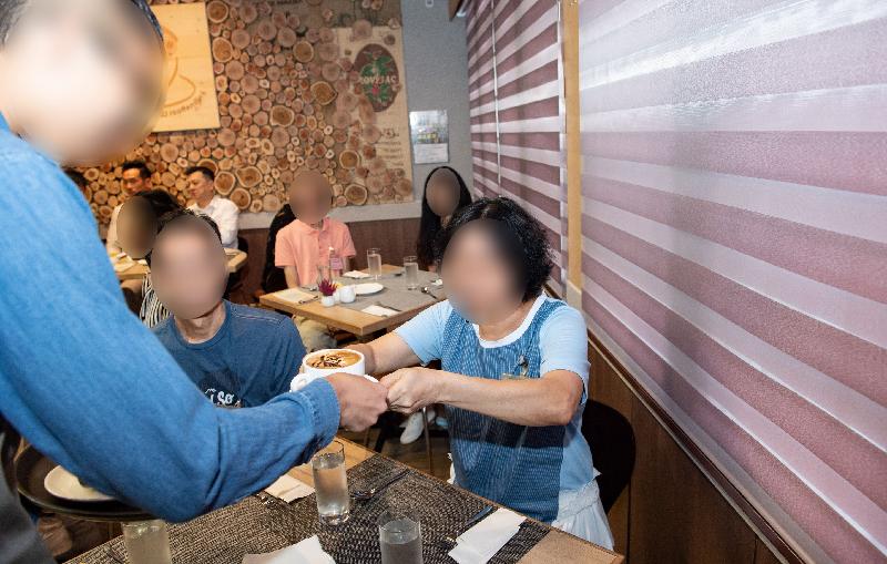 The Correctional Services Department today (June 16) released a video, "A Coffee Story". Photo shows young persons in custody serving coffee with latte art for their parents.