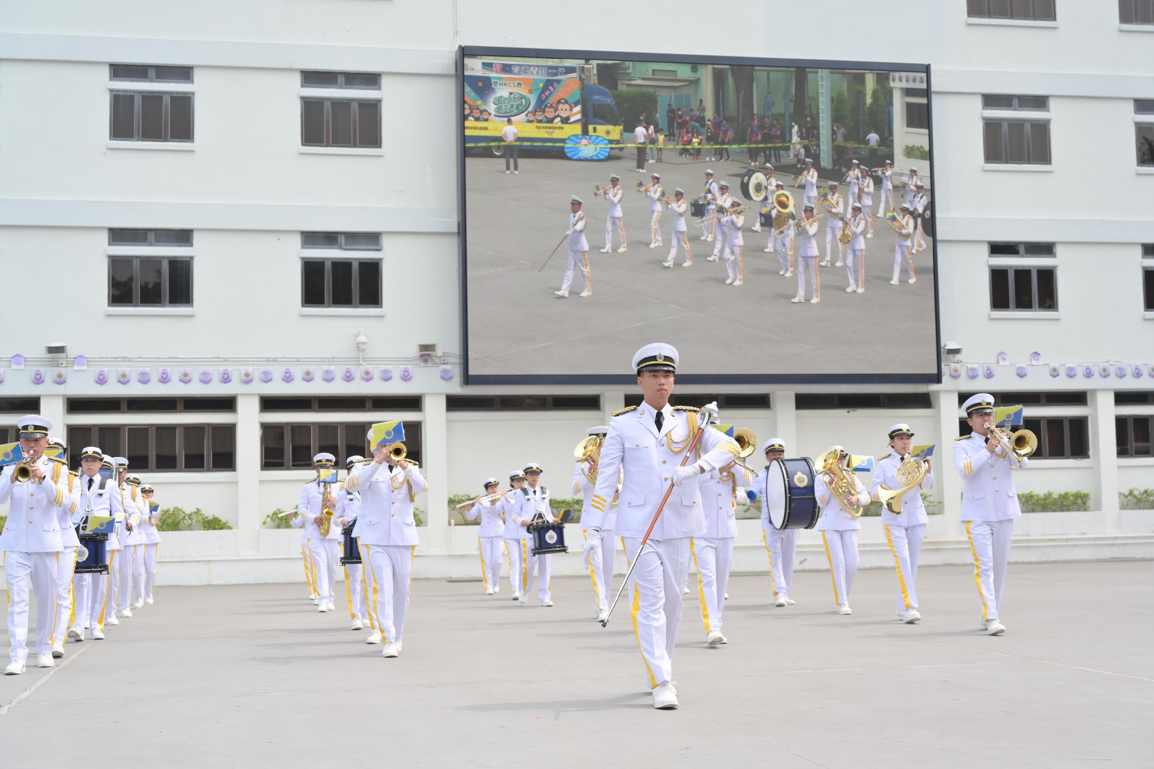 今日（四月十五日）是「全民国家安全教育日」，惩教署在香港惩教学院举行开放日，加深市民对国家安全及惩教署工作的认识，包括维护国家安全领域的工作和成效。图示步操乐队表演。