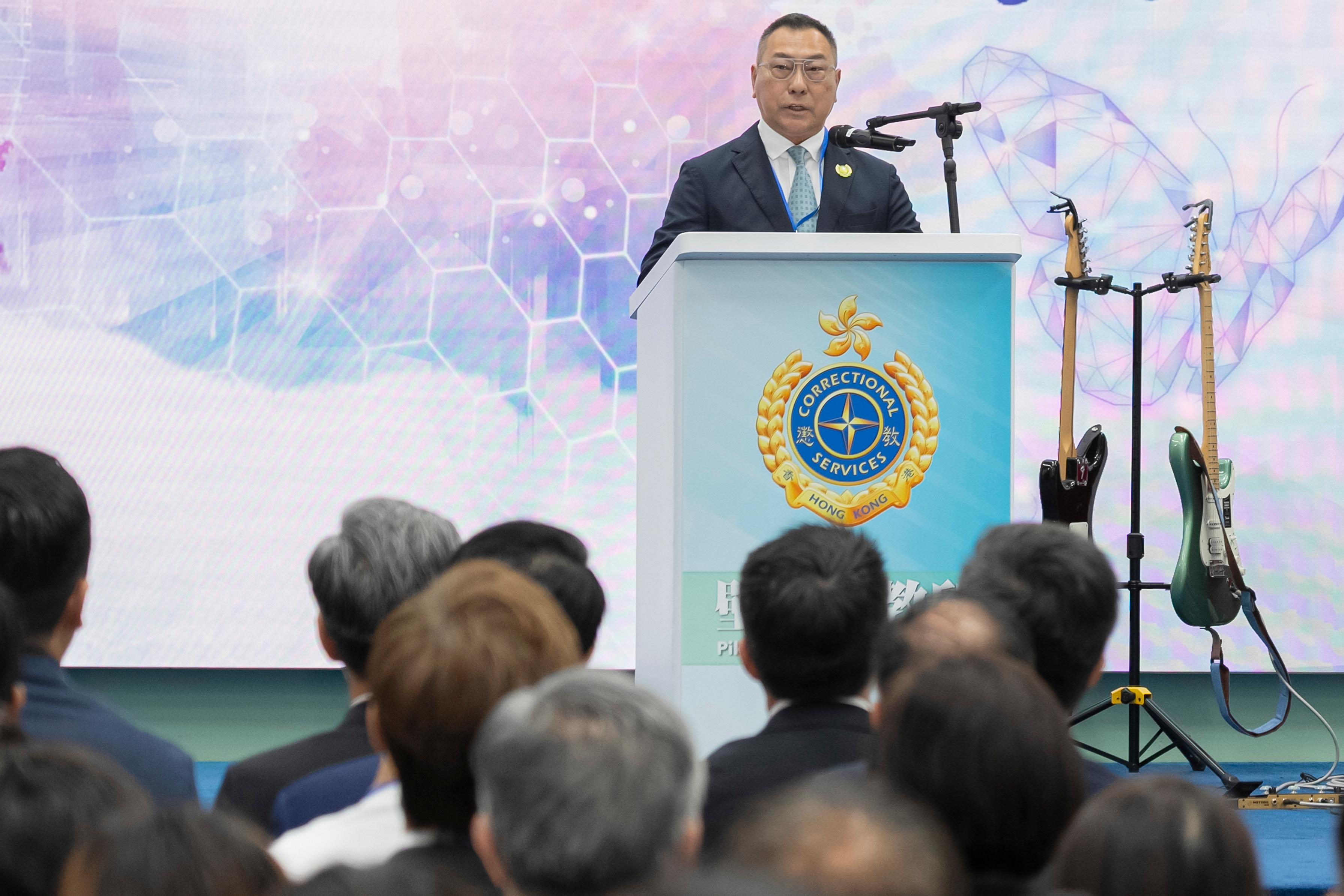 Young persons in custody at Pik Uk Correctional Institution of the Correctional Services Department were presented with certificates today (December 3) in recognition of their efforts and achievements in studies and vocational examinations. Photo shows the President of the Care of Rehabilitated Offenders Association, Mr Lam Wai-sum, giving a speech.