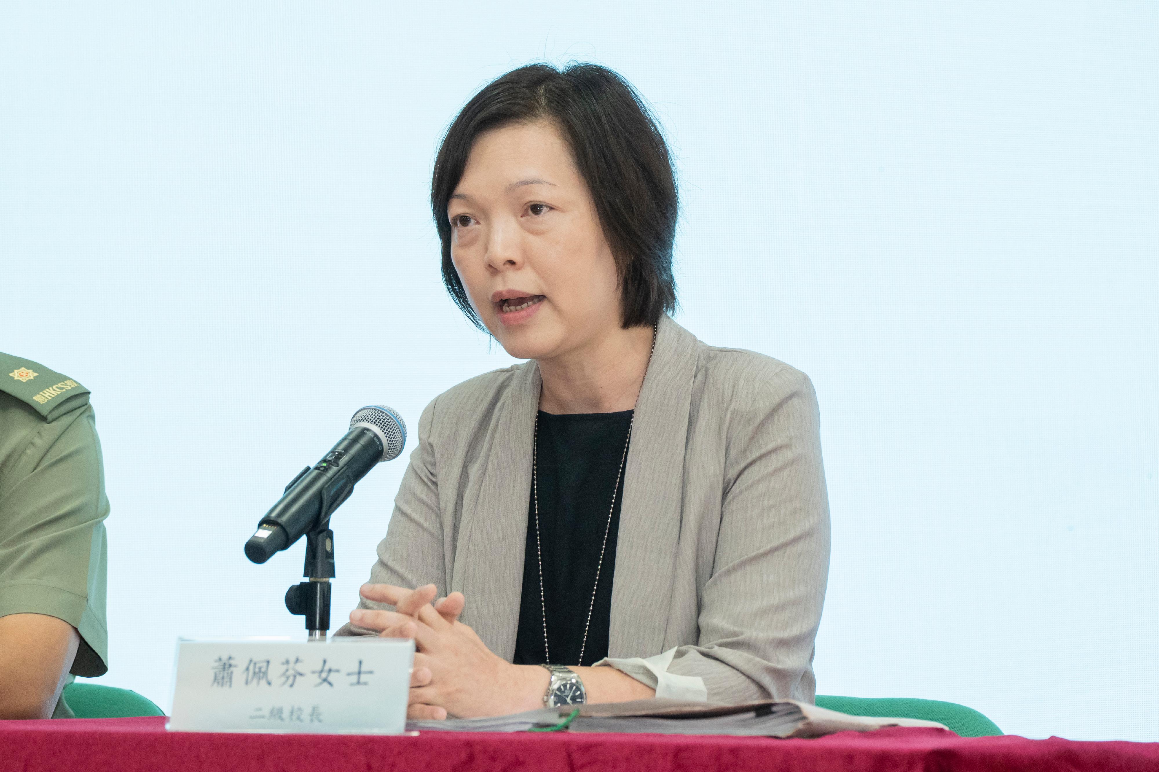 The results of the Hong Kong Diploma of Secondary Education Examination were released today (July 15). The Correctional Services Department (CSD) held a press conference this morning at Sha Tsui Correctional Institution to announce the satisfactory results obtained by young persons in custody who sat for the examination this year. Photo shows the Principal II (Education Unit) of the CSD, Ms Siu Pui-fan, outlining the results obtained by candidates in the examination this year at the press conference.
