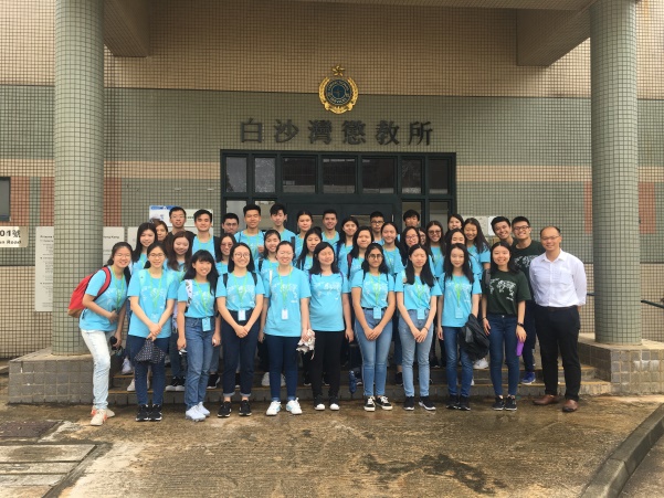 Group photo after an institutional visit